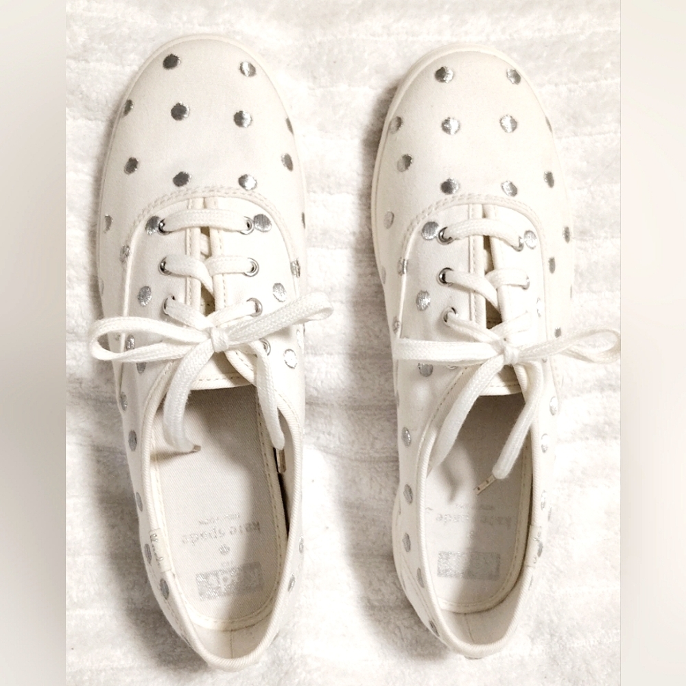 KATE SPADE NEW YORK CREAM/SILVER DOT DANCING SNEAKERS NWT/NIB